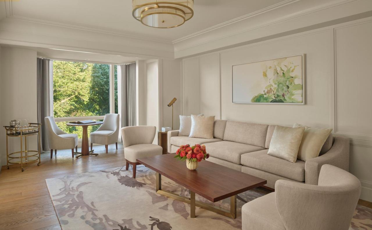 The Newbury Boston Hotel Luaran gambar Living room